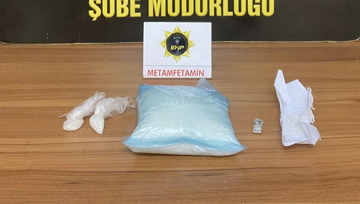 Erzurum'da bir araçta 1 kilogram uyuşturucu ele geçirildi Erzurum'da bir araçta 1 kilogram uyuşturucu ele geçirildi