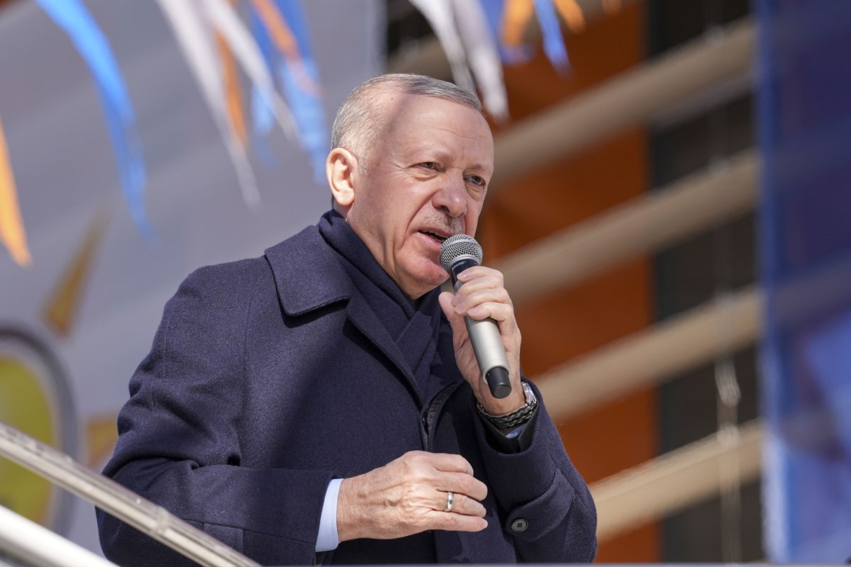 Erdoğan salonun dışındaki konuşmasında yeni dönem mesajı verdi