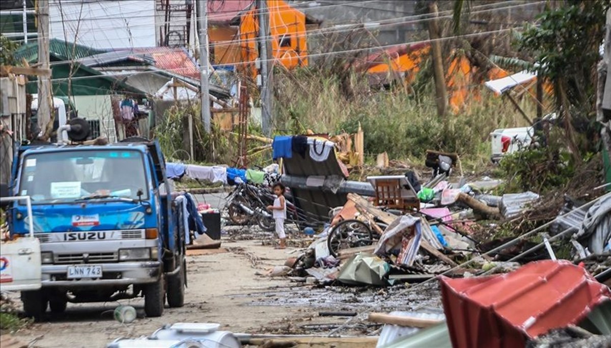 Filipinler'de 6.8 büyüklüğünde deprem Filipinler'de 6.8 büyüklüğünde deprem