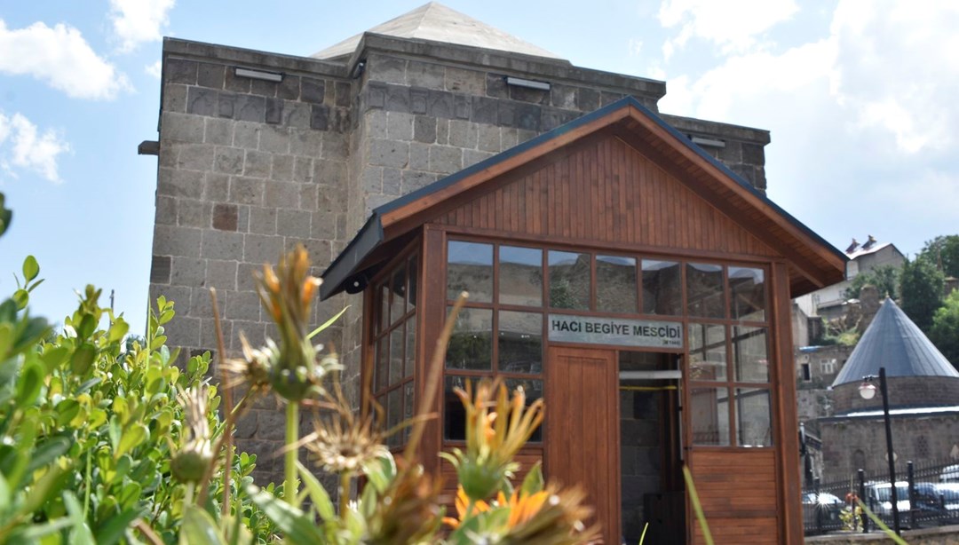 Bitlis'teki Hazo Hanı ve Hacı Begiye Camisi yeniden açıldı