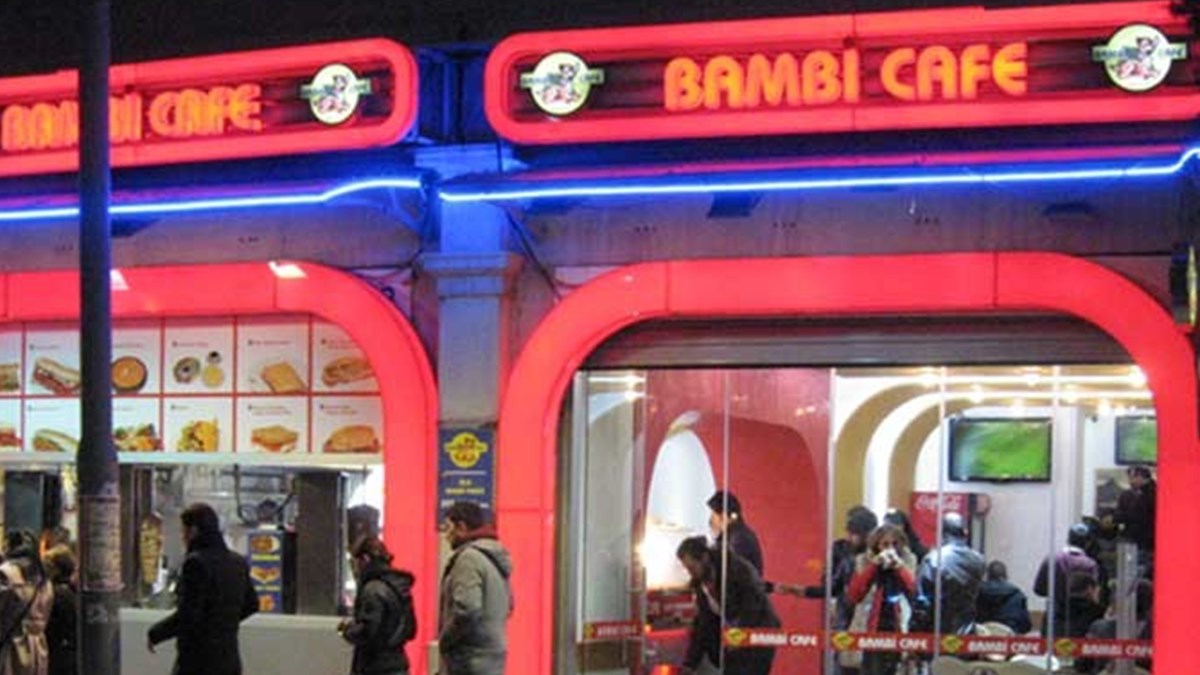 Bambi Taciz Iddiasi Sonrasi Siparis Elemanini Isten Atti Genc Kadin Isin Pesini Birakmiyor Ntv