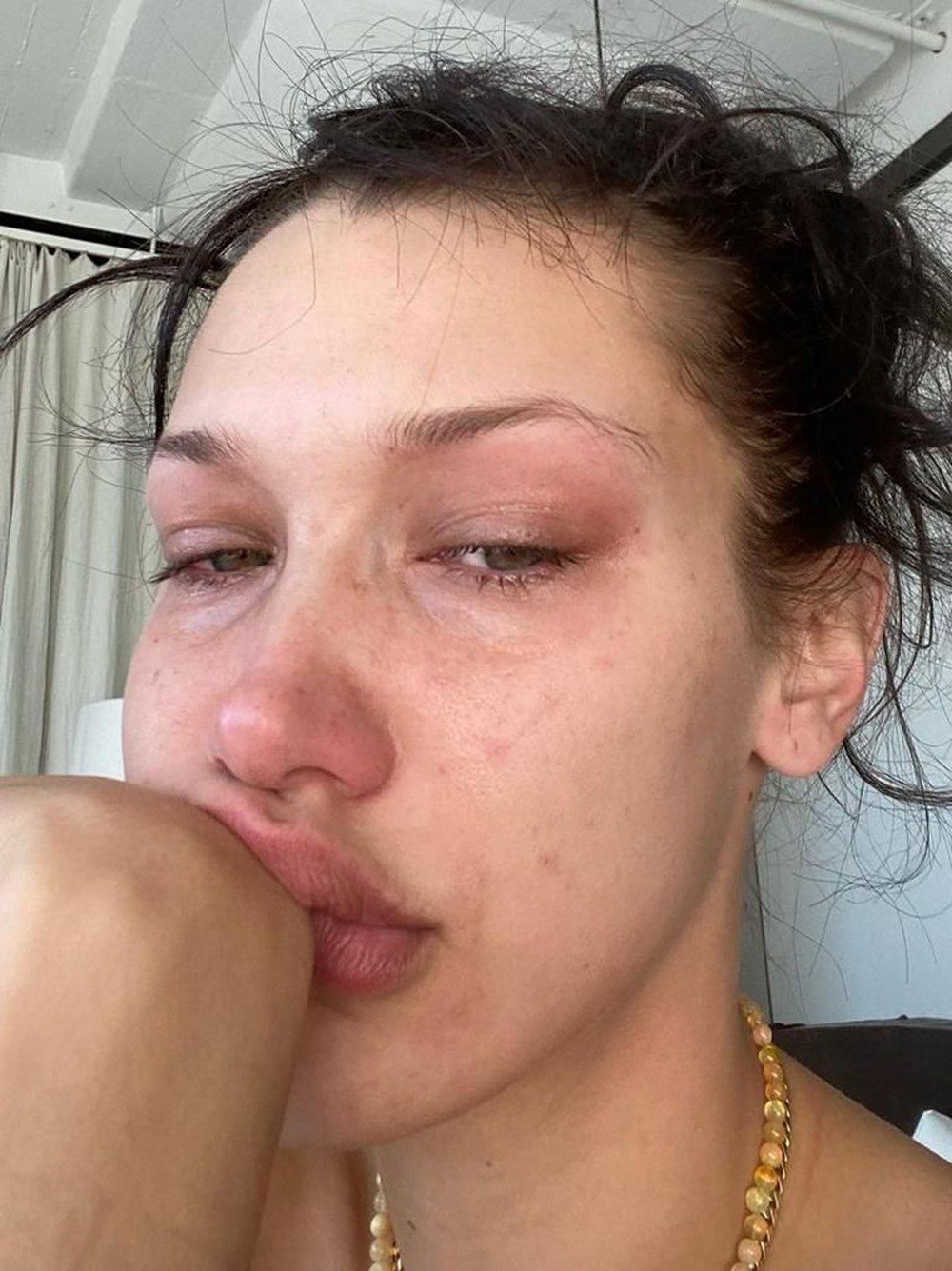 Bella Hadid: Ruh sağlığım için stilistimi bıraktım - 6