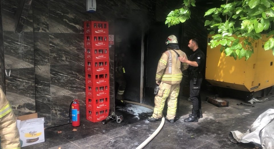 Beşiktaş'ta restoranda yangın paniği - 1