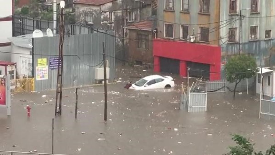 İstanbul'da beklenen yağış başladı - 1