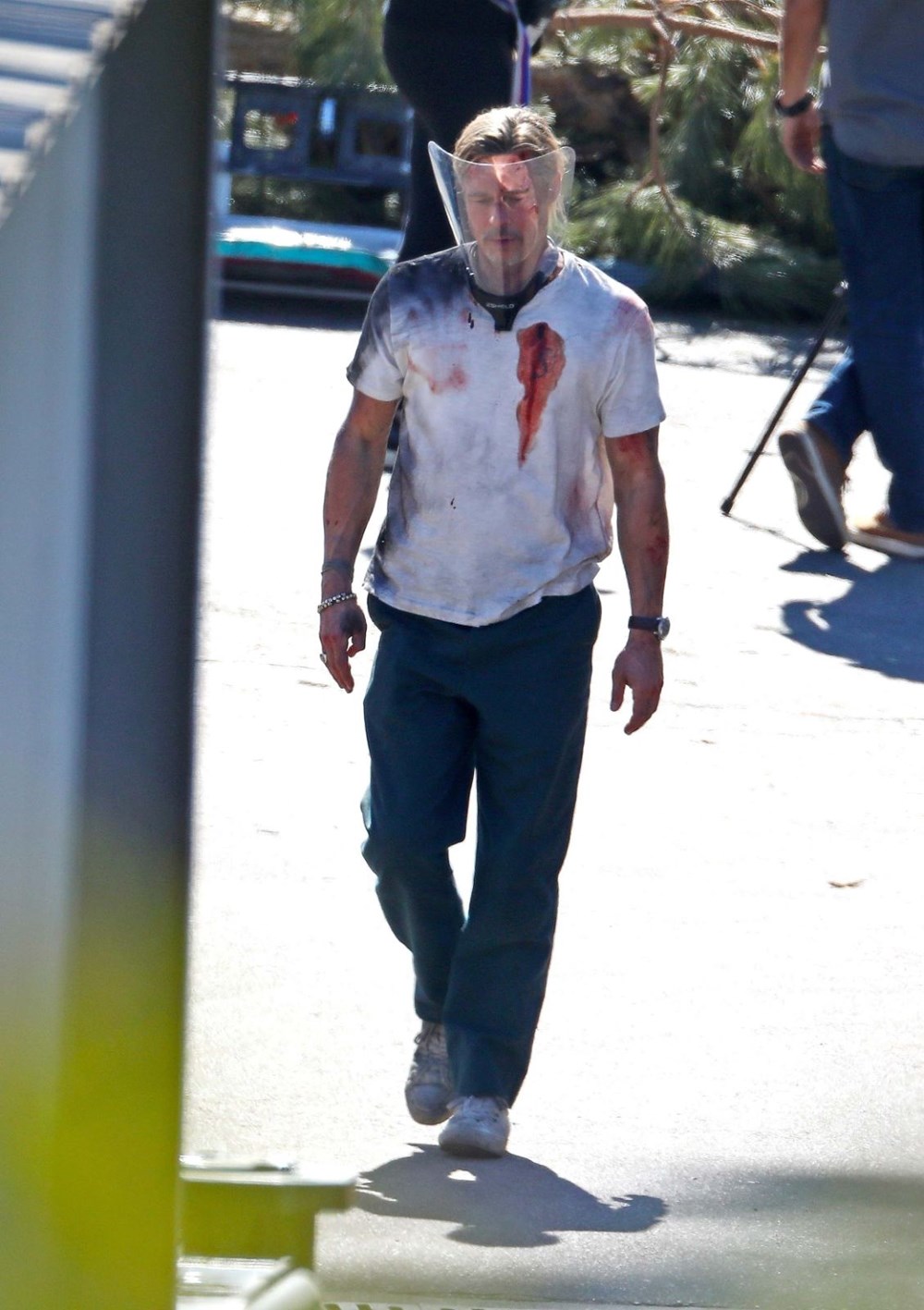 Brad Pitt Bullet Train filmi setinde kanlar içinde - 11