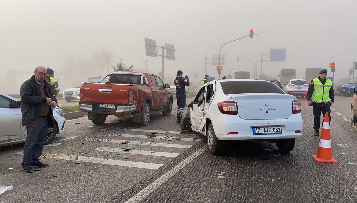 Çanakkale’de yoğun sis kazaya neden oldu: 4 yaralı