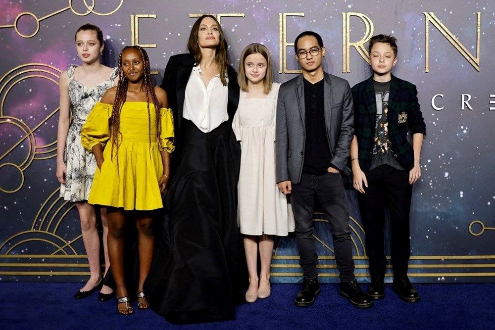 Angelina Jolie ile Brad Pitt'in kızı Vivienne babasının soyadını kullanmıyor - 4
