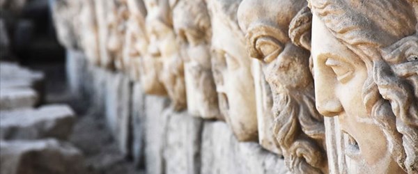 2 bin 200 yıllık mitolojik masklar gün yüzüne çıkarıldı