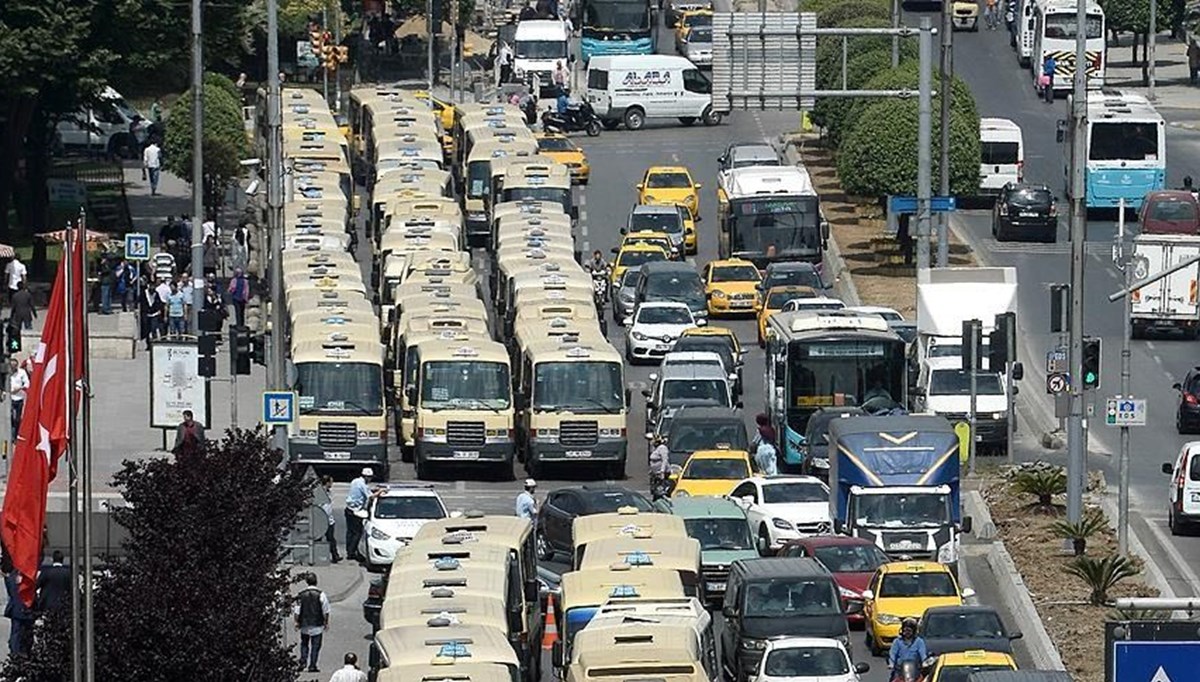 İstanbul'da minibüslerde İstanbulkart dönemi
