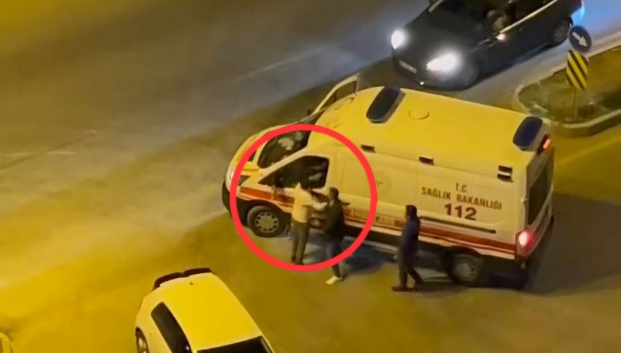 Adana’da ambulansa yumruklu saldırı: “Beni tanıyor musun?”