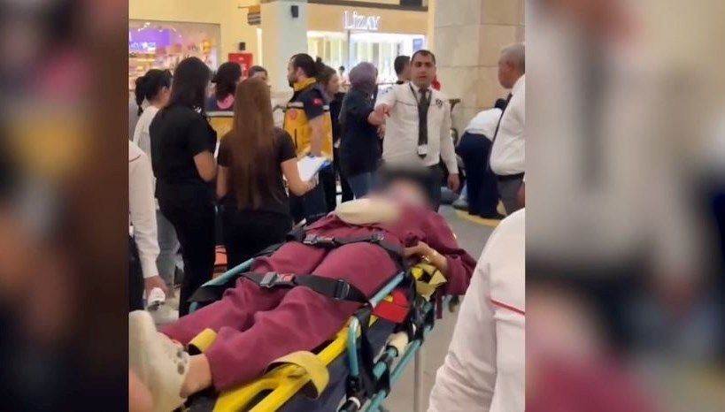 Mersin'de mağazanın tavanı çöktü: Biri çocuk 2 yaralı