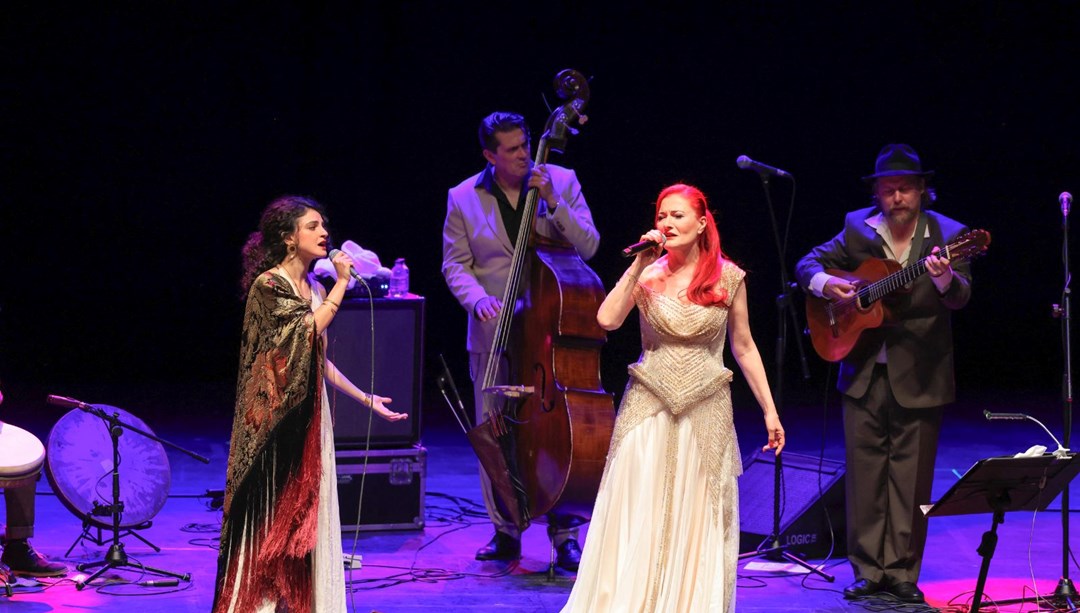 Candan Erçetin ile Barcelona Gipsy Balkan Orchestra ilk kez aynı sahnede