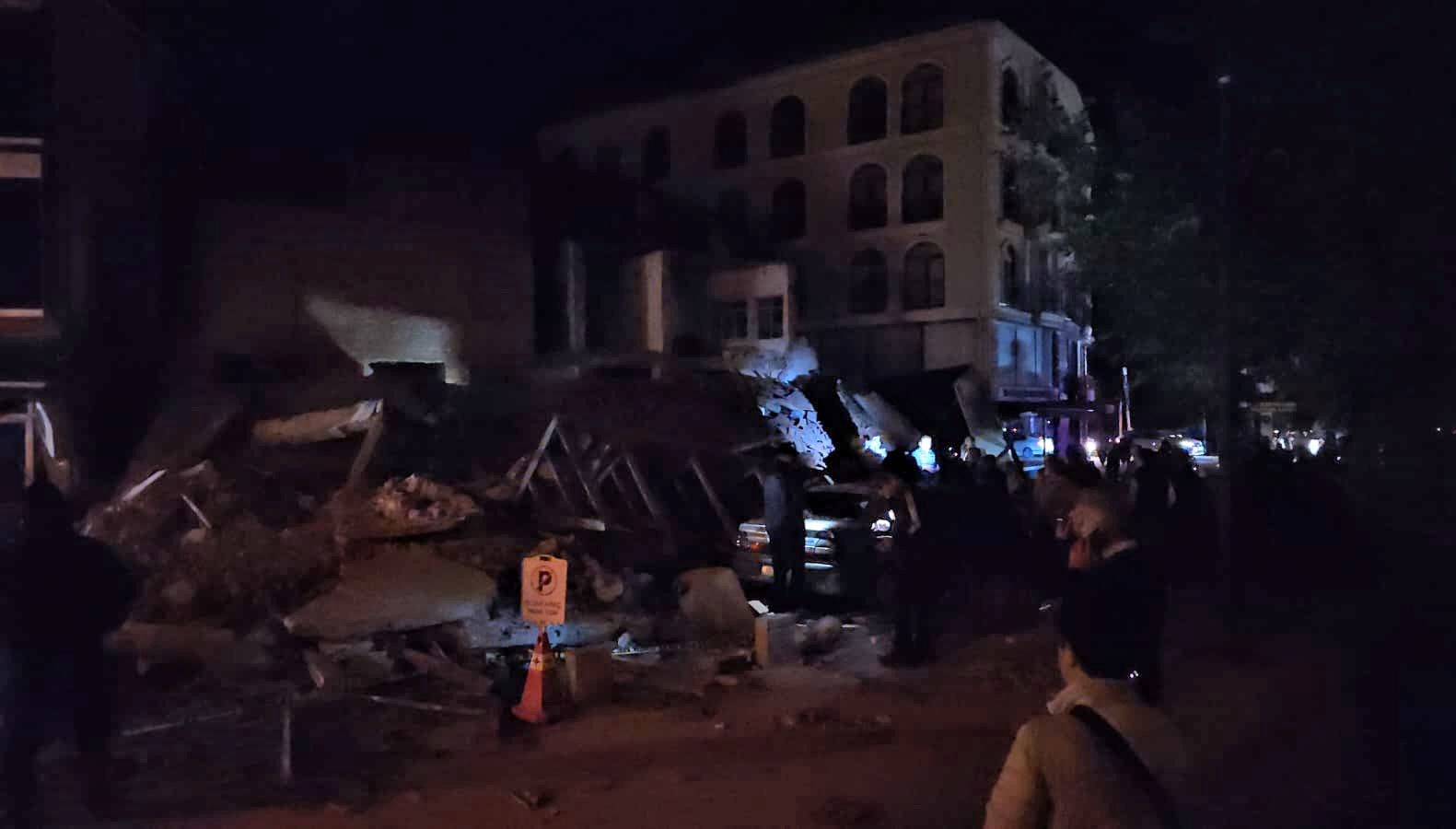 Balıkesir Sındırgı'da 6,1 büyüklüğünde deprem