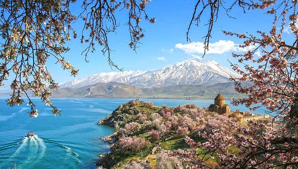 Van dünyanın dört bir yanından turist bekliyor Van dünyanın dört bir yanından turist bekliyor