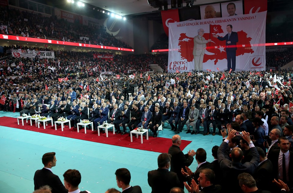 Fatih Erbakan, Yeniden Refah Partisi'nin genel başkanı seçildi - 1