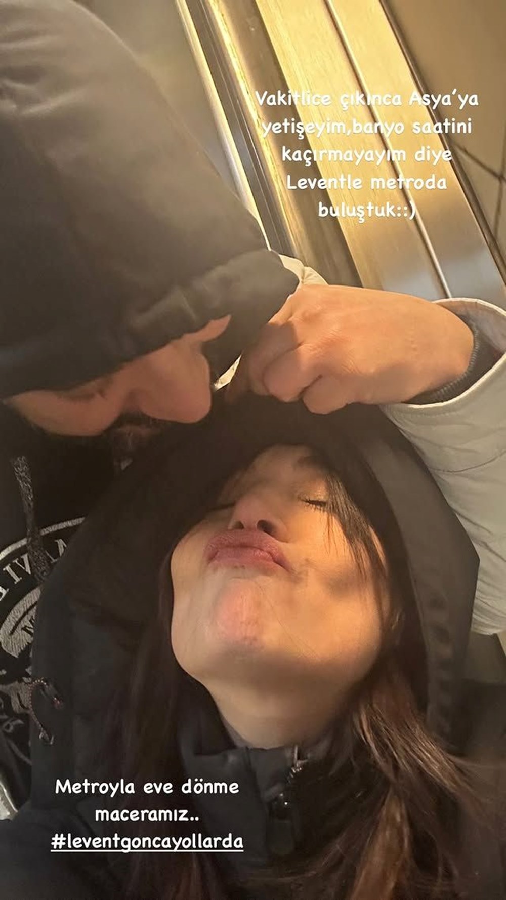 Safiye Soyman metroya bindi: Ben sizden biriyim (Toplu taşıma kullanan ünlüler) 79 ICheYz VyUWLHJjgX54GzQ