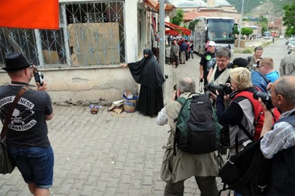 Yabancı fotoğrafçıların çarşaflı kadın ilgisi - 1