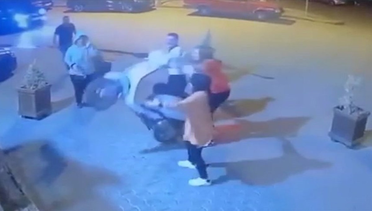 Sivas'ta ilginç anlar kamerada: Motosiklet güçlükle durduruldu Sivas'ta ilginç anlar kamerada: Motosiklet güçlükle durduruldu