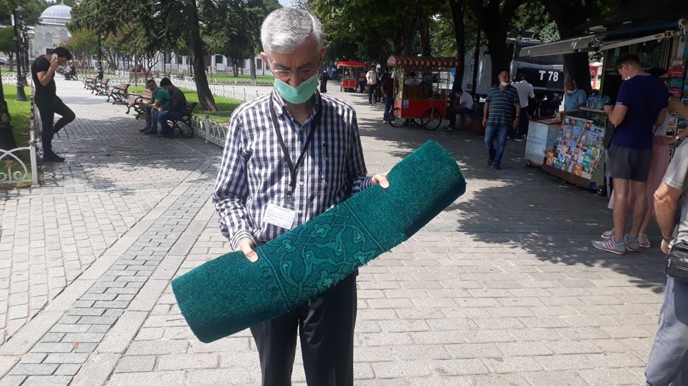 Ayasofya Camii'nin halıları seriliyor - 3