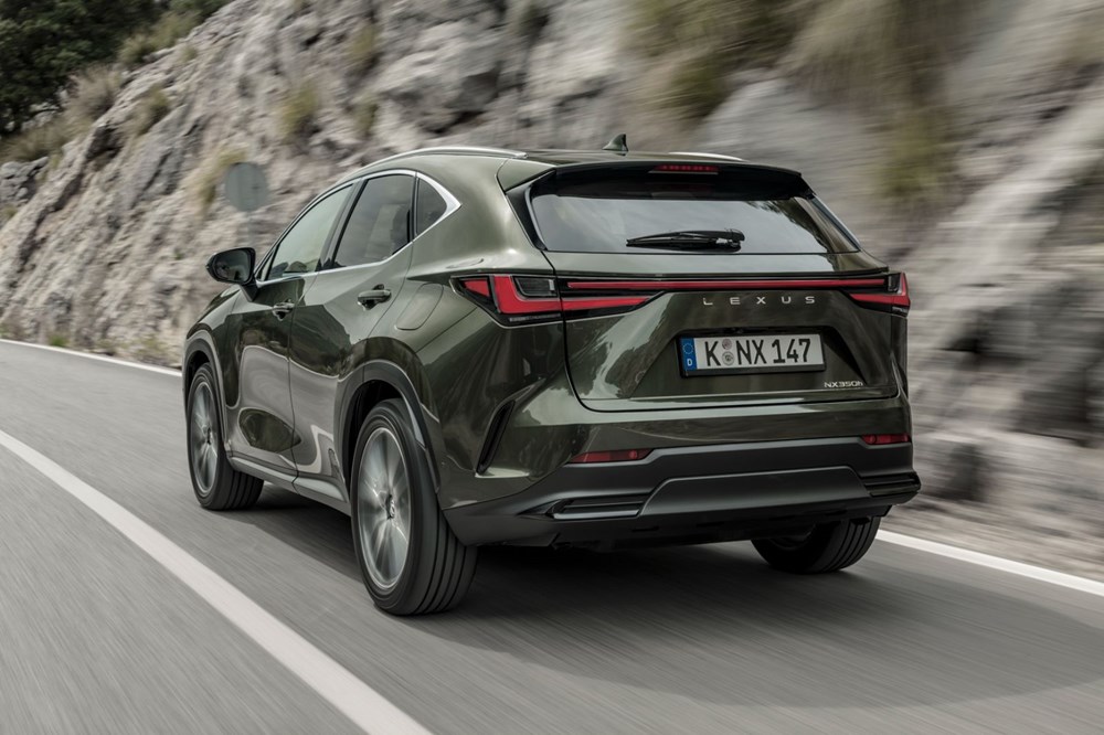 Lexus'ta yeni dönem: İlk plug-in hibrit modelini tanıttı - 8