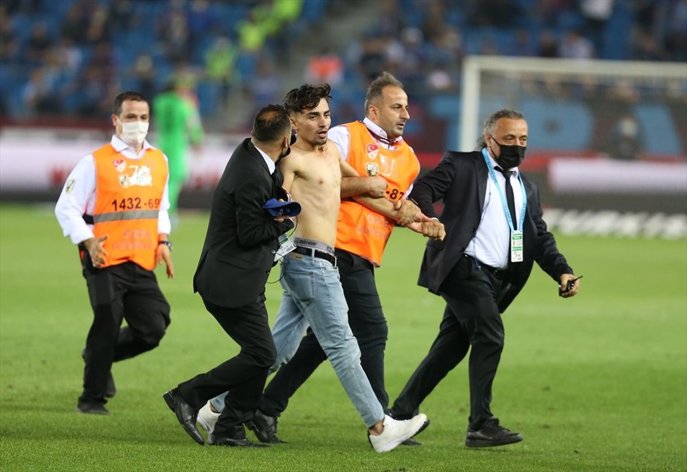 Galatasaray kaçtı, Trabzonspor yakaladı - 11