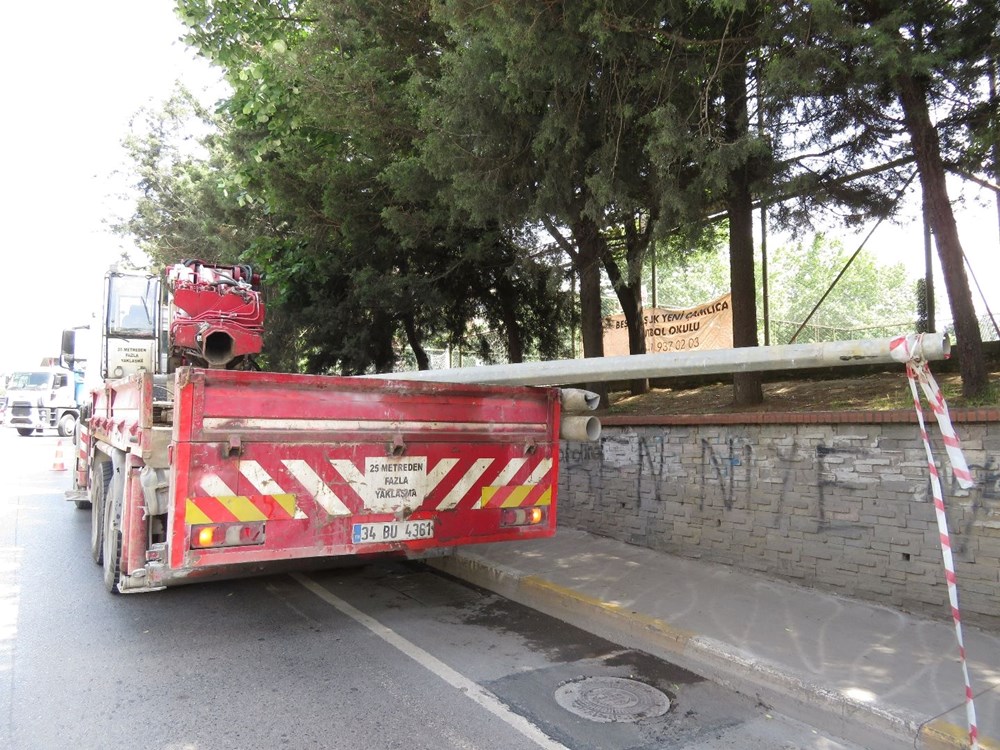 İETT otobüsüne direk saplandı: Yolcular ölümden döndü - 4