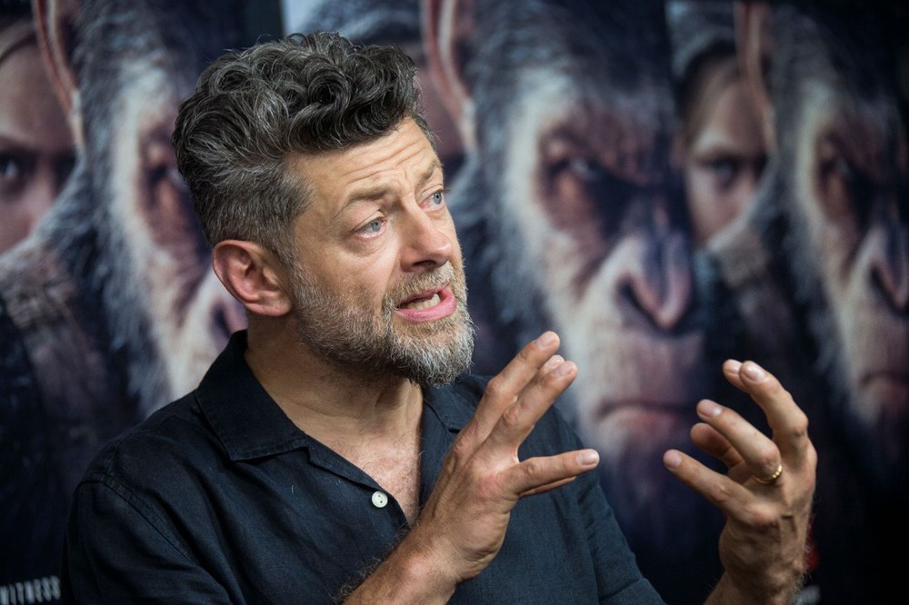 Andy Serkis: Role girmek için sette Gollum gibi yürüdüm - 1