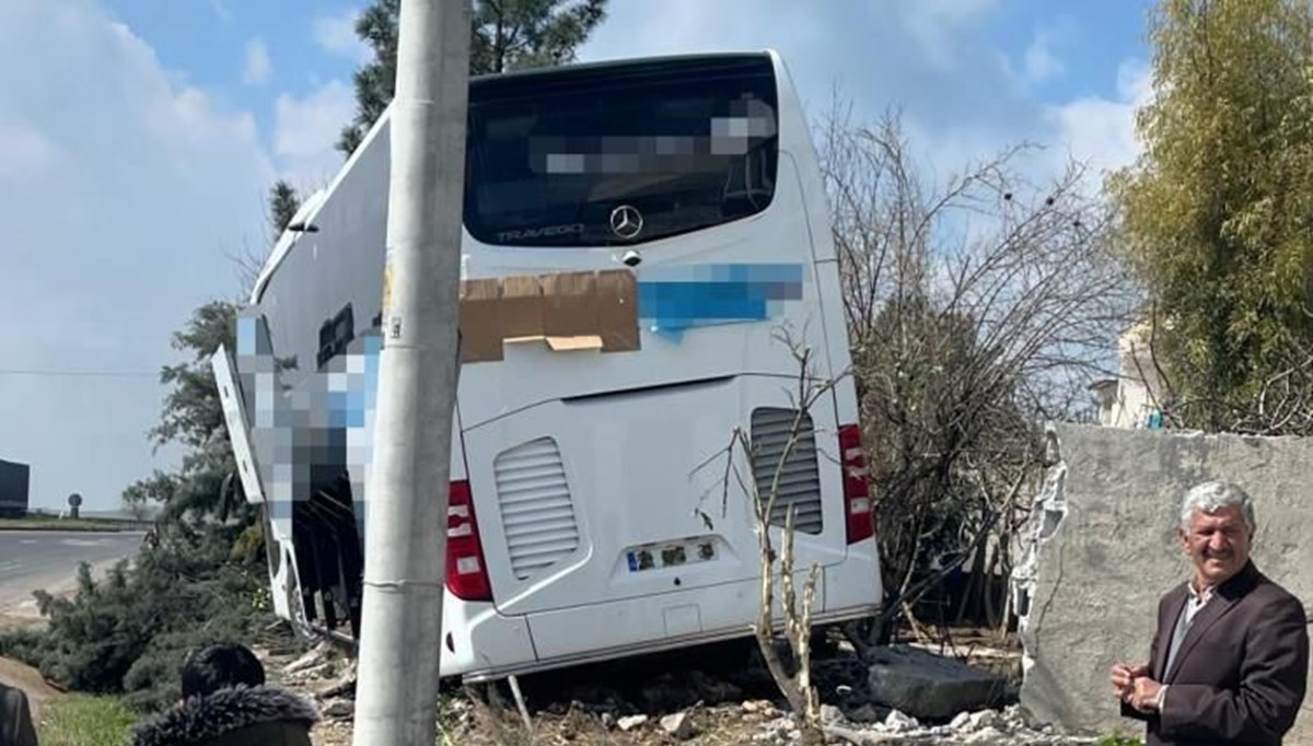 Yolcu otobüsü evin bahçesine girdi