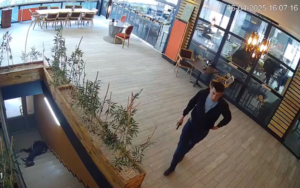 Yan baktın vahşeti kamerada: Beylik silahıyla vurdu! 73 IIkwfaZkvUCzgO1TLQyi0Q