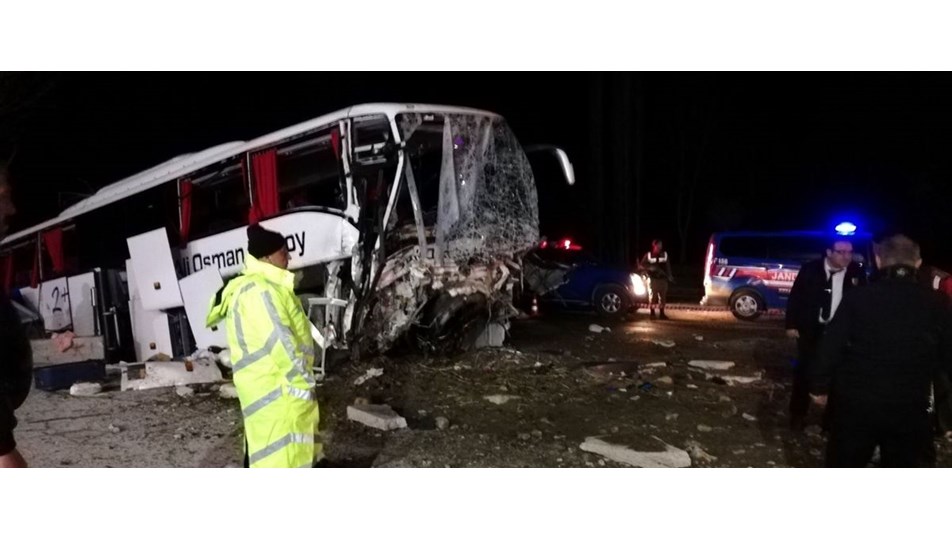 corum da otobus kazasi 2 olu 33