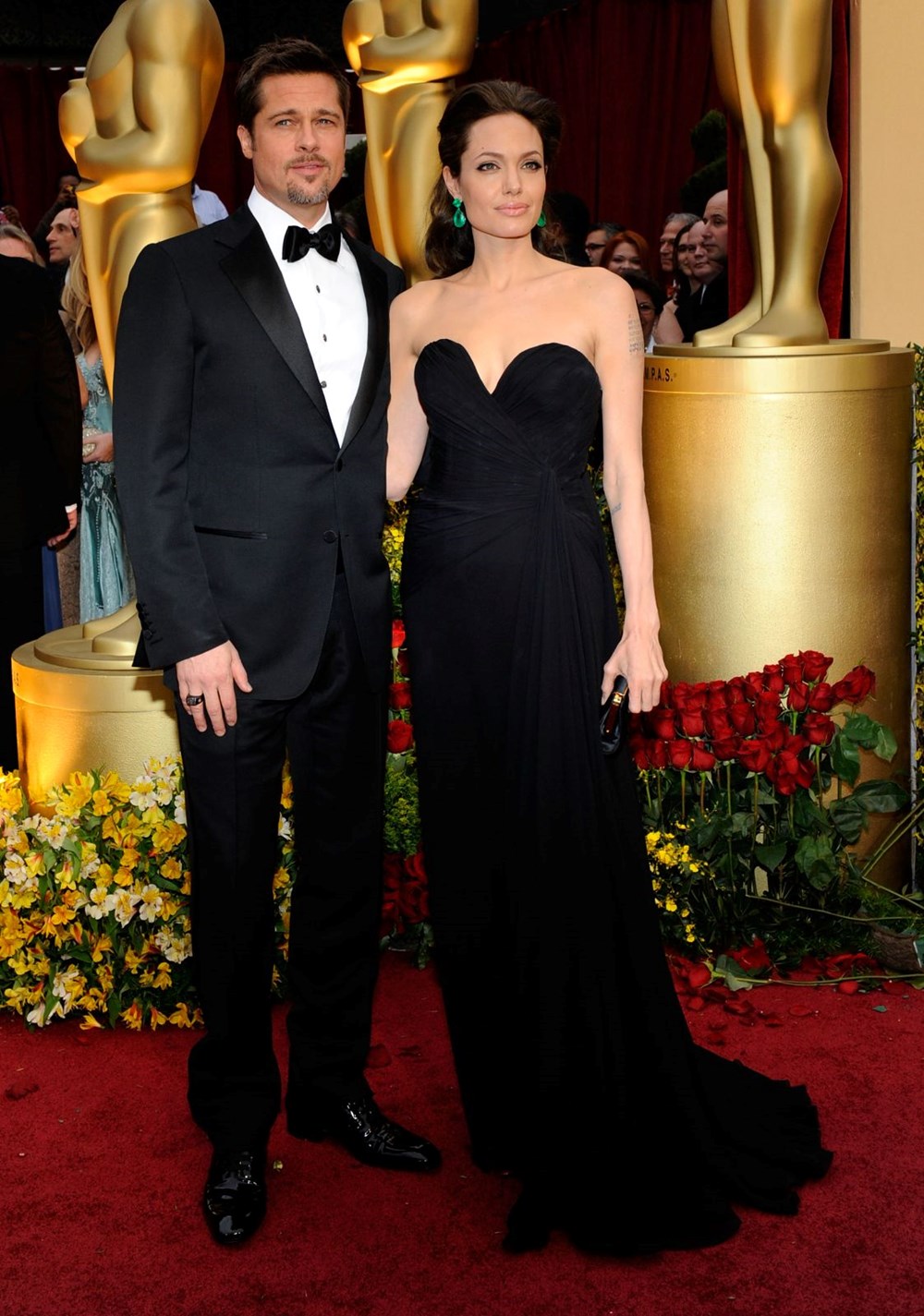Brad Pitt'e yakın kaynak: Angelina Jolie'nin FBI belgelerini sızdırma sebebi, sadece acı çektirmek - 4
