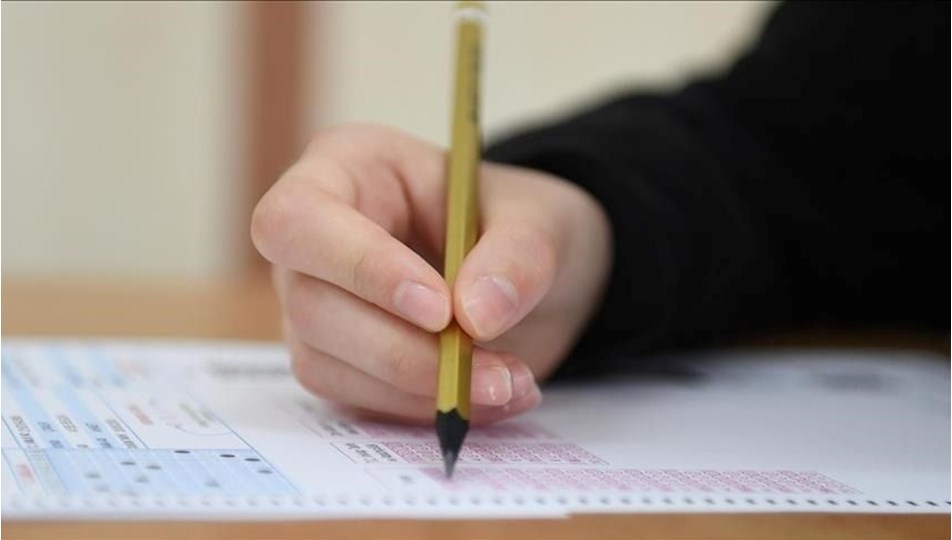 LGS'de yanlış kitapçık skandalı: Aileler sınav tekrarı istiyor