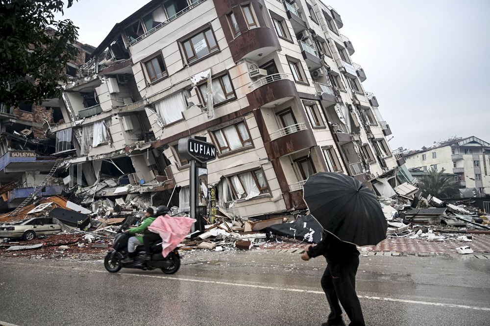 Türkiye yasta | Depremin vurduğu 10 ilden çarpıcı fotoğraflar... - 15