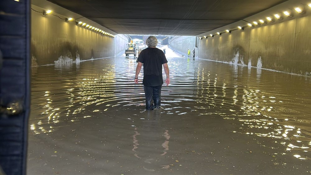 Ankara'da şiddetli sağanak: Yollar göle döndü, araçlar mahsur kaldı - 4