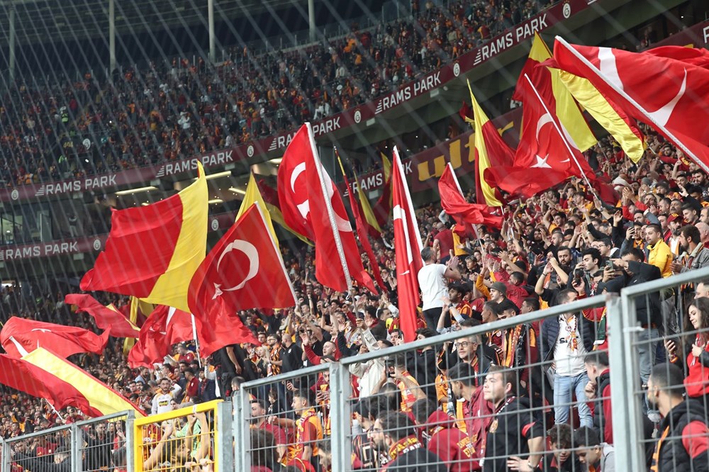 Derbide kazanan Galatasaray: Puan farkı 8'e çıktı - 15