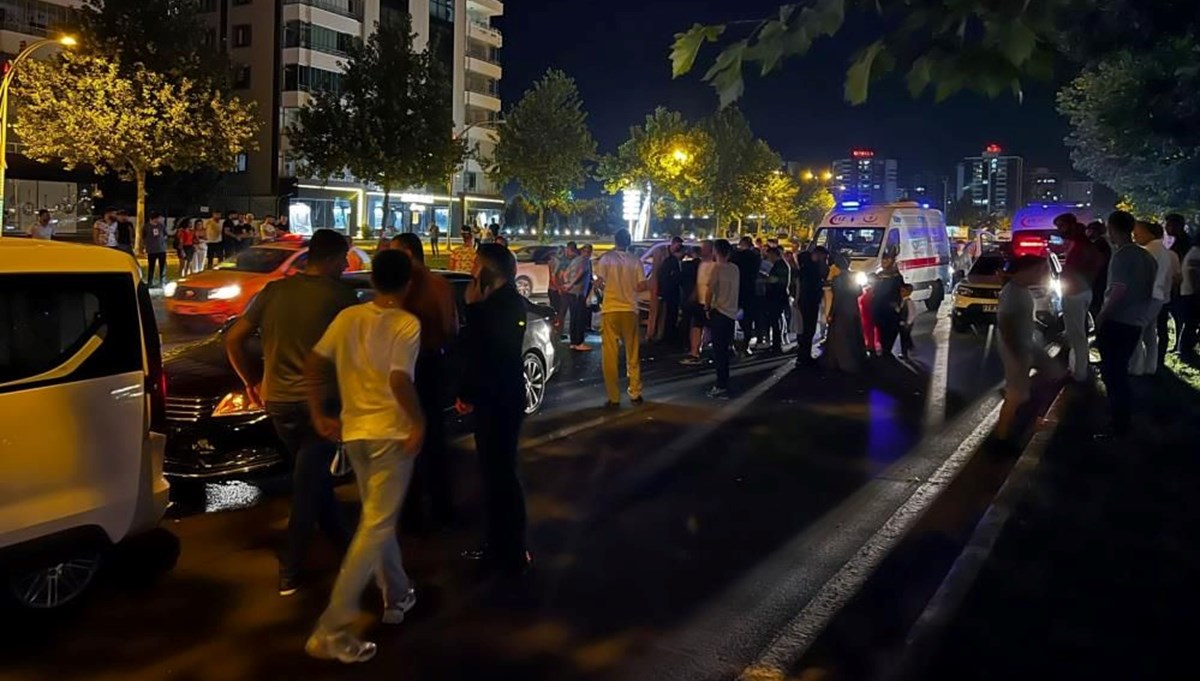 Düğün konvoyunda kaza: 3 yaralı Düğün konvoyunda kaza: 3 yaralı
