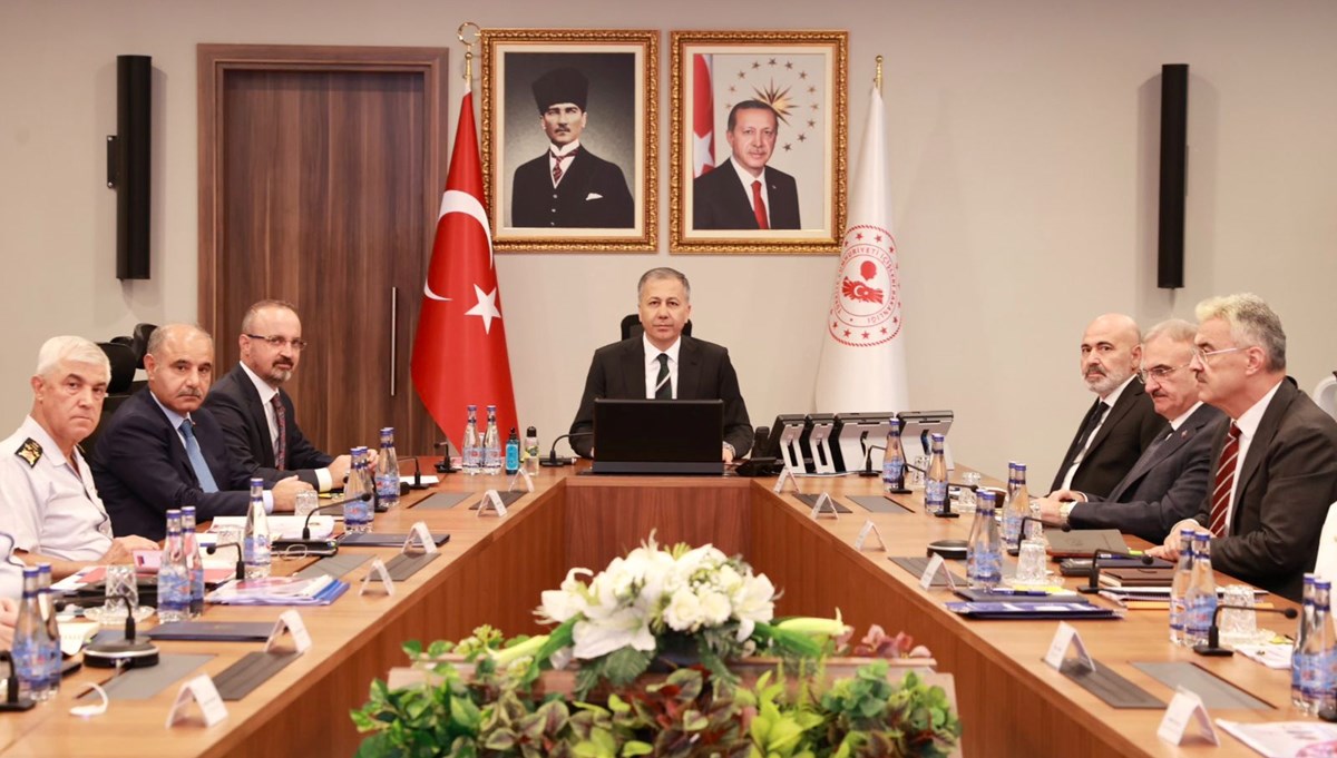 İçişleri Bakanlığı okulların çevresindeki güvenlik önlemlerini ele aldı İçişleri Bakanlığı okulların çevresindeki güvenlik önlemlerini ele aldı