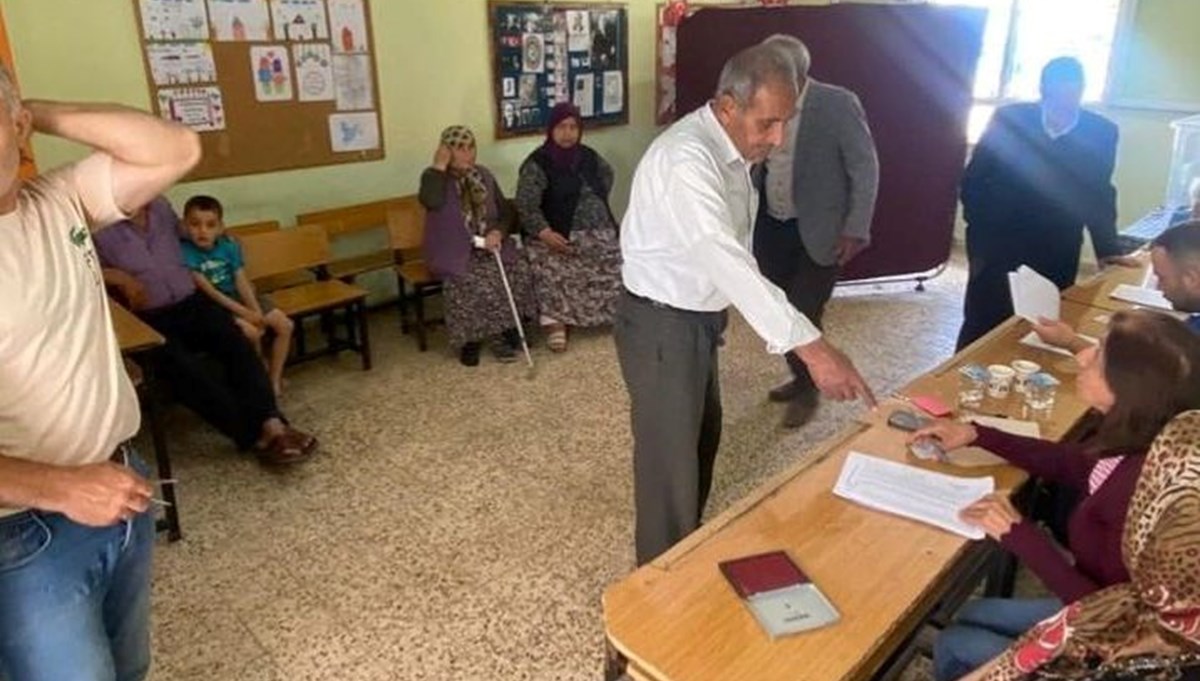 İlçe değişikliği için sandığa gittiler: Uzunkavak artık Kumlu'nun mahallesi İlçe değişikliği için sandığa gittiler: Uzunkavak artık Kumlu'nun mahallesi
