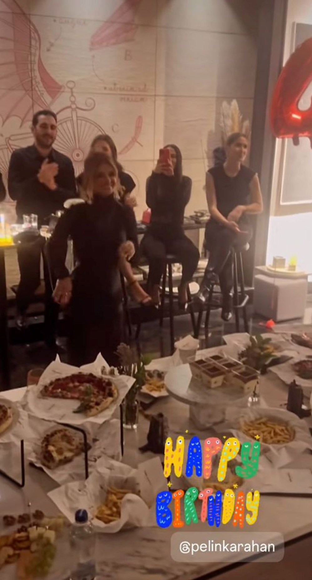 Pelin Karahan 41 yaşına bastı: Doğum günü partisinden renkli kareler - 4