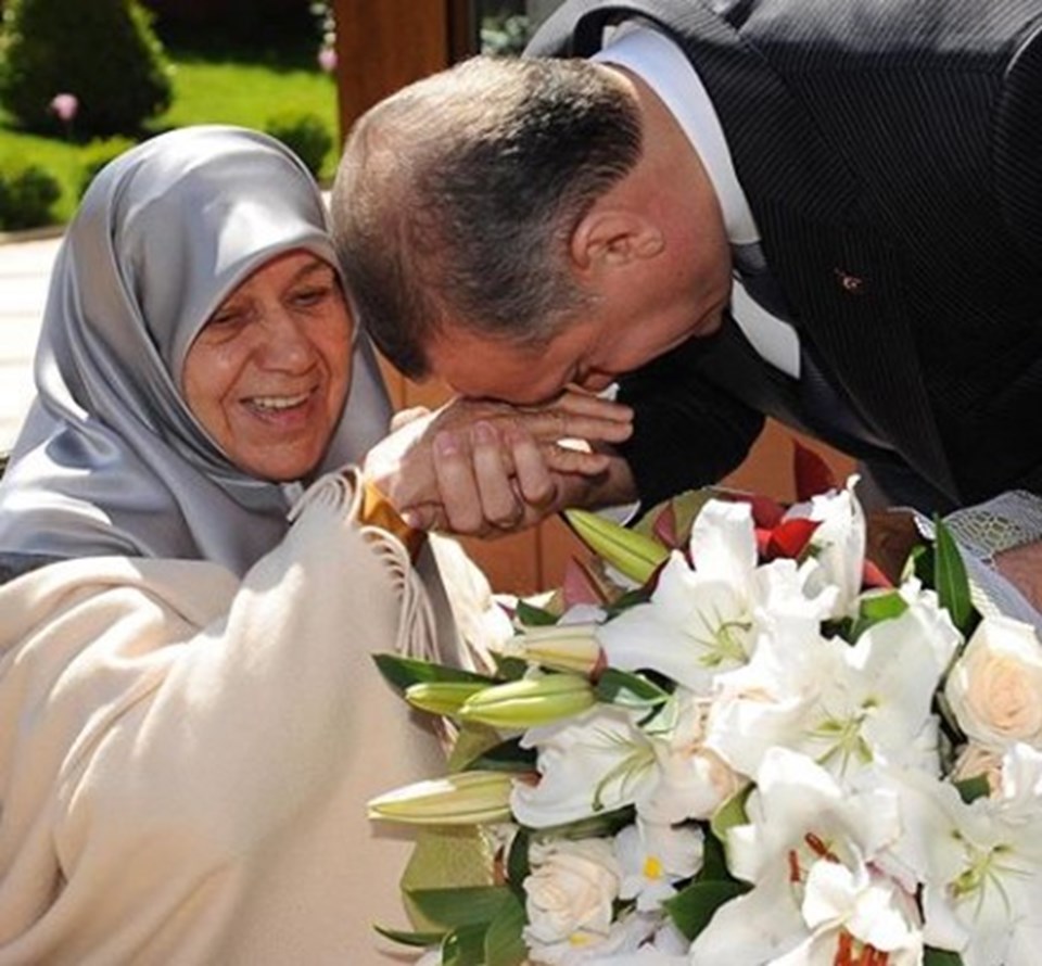 Cumhurbaşkanı Erdoğan'dan Anneler Günü paylaşımı - 1