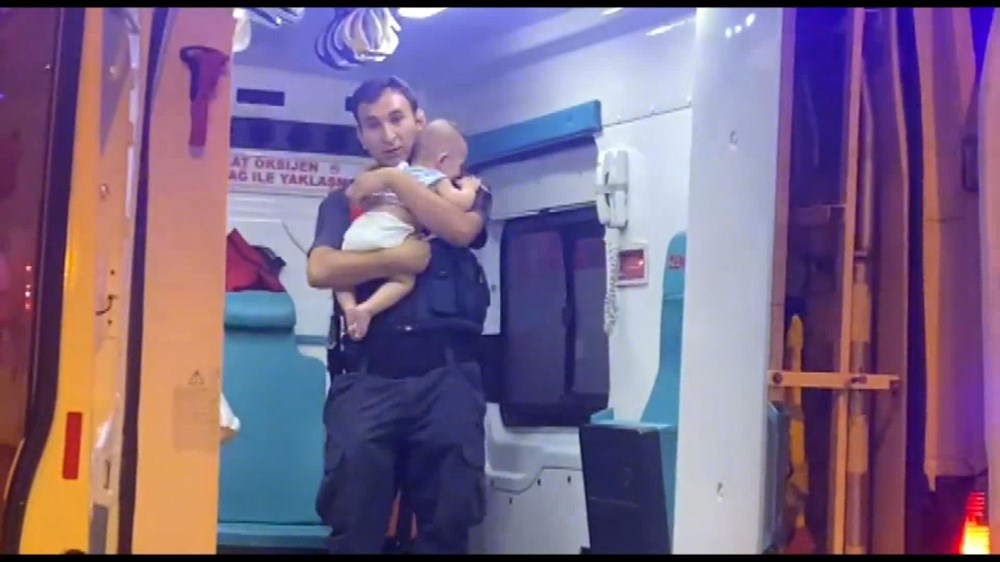 İstanbul TEM Otoyolu'nda feci kaza: 4 çocuk öldü, 4 kişi yaralandı - 7