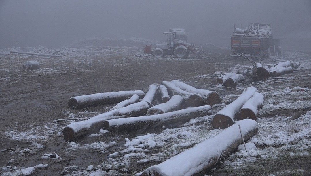 Trakya'da Nisan karı: Kırklareli'nin yüksek kesimleri beyaza büründü
