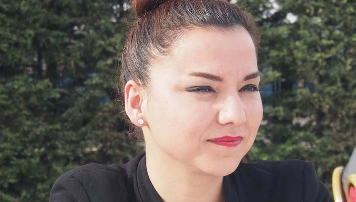 Avukat Zeliha Ay’ın şüpheli ölümü (Astsubayın beylik tabancasıyla vurulmuş halde bulundu) Avukat Zeliha Ay’ın şüpheli ölümü (Astsubayın beylik tabancasıyla vurulmuş halde bulundu)