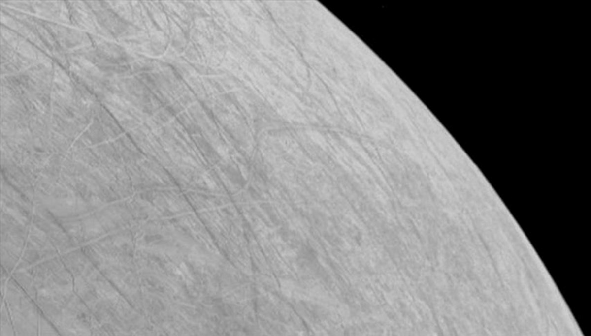 NASA paylaştı: Jüpiter'in uydusu Europa'nın en yakın görüntüsü