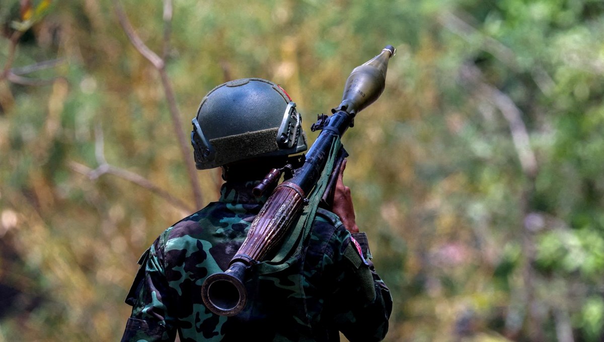 Myanmar'da zorunlu askerlik: Binlerce erkek Tayland'a kaçtı