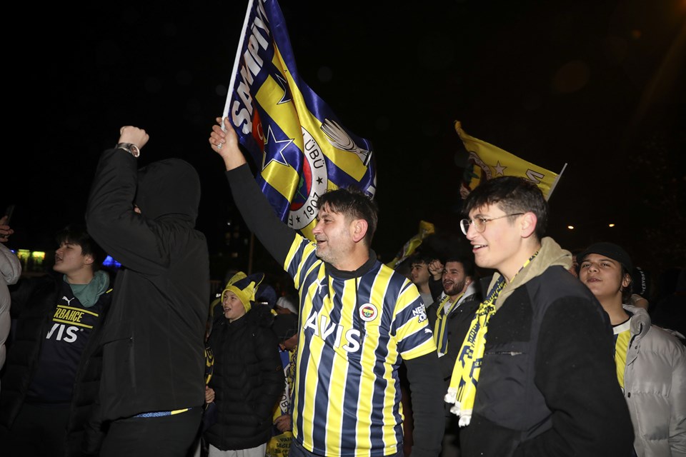 Taraftarlardan Fenerbahçe'ye coşkulu karşılama - 1