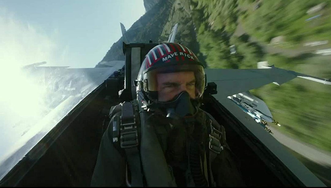 ABD'de akrobasi uçağı düştü: Tom Cruise'un "Top Gun" eğitmeni hayatını kaybetti