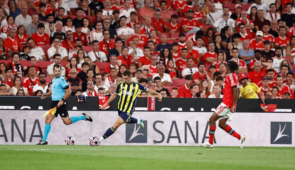 Fenerbahçe'de Feyenoord maçına yetişecek iki transfer ortaya çıktı: Her şey imzaya kaldı! - 1
