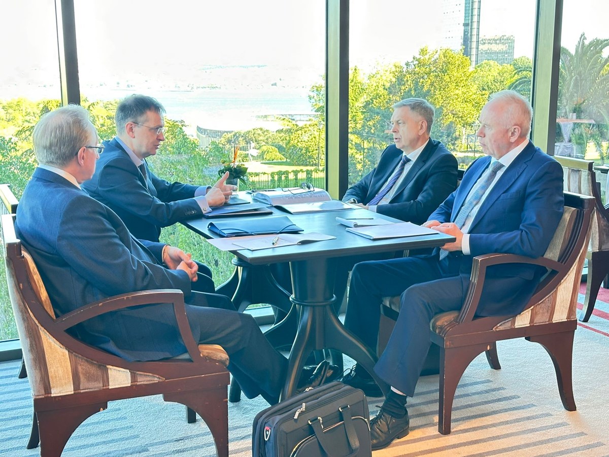 Rusya heyeti, basın toplantısı öncesi otelde. (Fotoğraf: Deniz Kilislioğlu/ NTV) Rusya heyeti, basın toplantısı öncesi otelde. (Fotoğraf: Deniz Kilislioğlu/ NTV)
