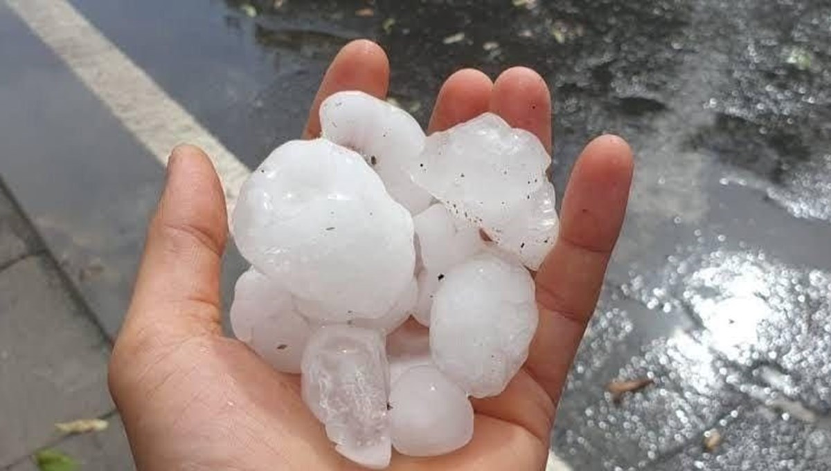 Osmaniye'de ceviz büyüklüğünde dolu yağdı